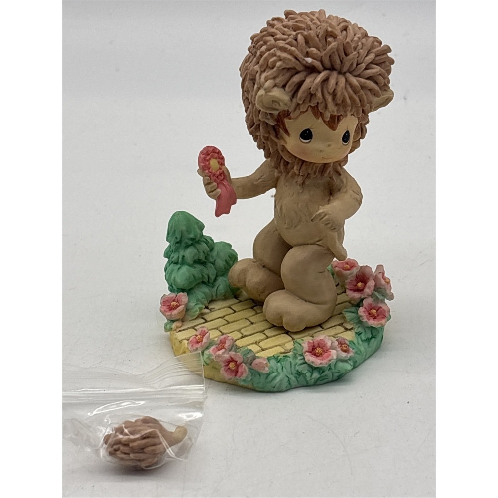Precious Moments Wizard Of Oz Cowardly Lion Figurine - 3.5" tall 2003 DAMAGED